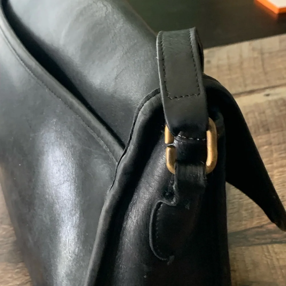 Vintage coach crossbody, City bag black 9790 brass hardware - Picture 3 of 5